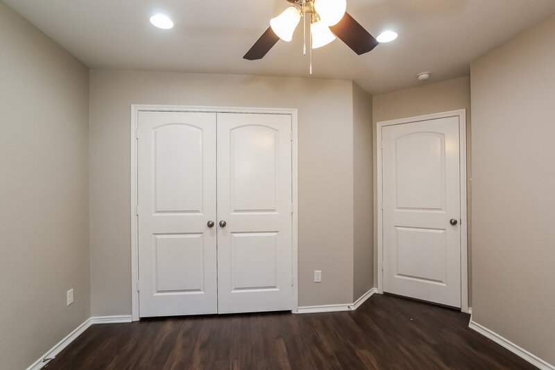 2,045/Mo, 5808 Olde Oaks Dr Willis, TX 77378 Bedroom View 2