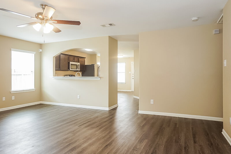 2,075/Mo, 3303 Creole Bay Ln Rosenberg, TX 77471 Living Room View 2