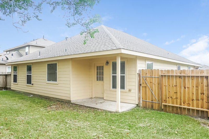 2,075/Mo, 3303 Creole Bay Ln Rosenberg, TX 77471 Rear View