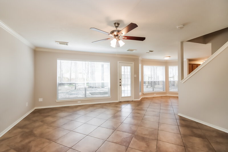 1,995/Mo, 18607 Timbers Dr Humble, TX 77346 Living Room View