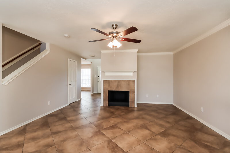 1,995/Mo, 18607 Timbers Dr Humble, TX 77346 Living Room View 2