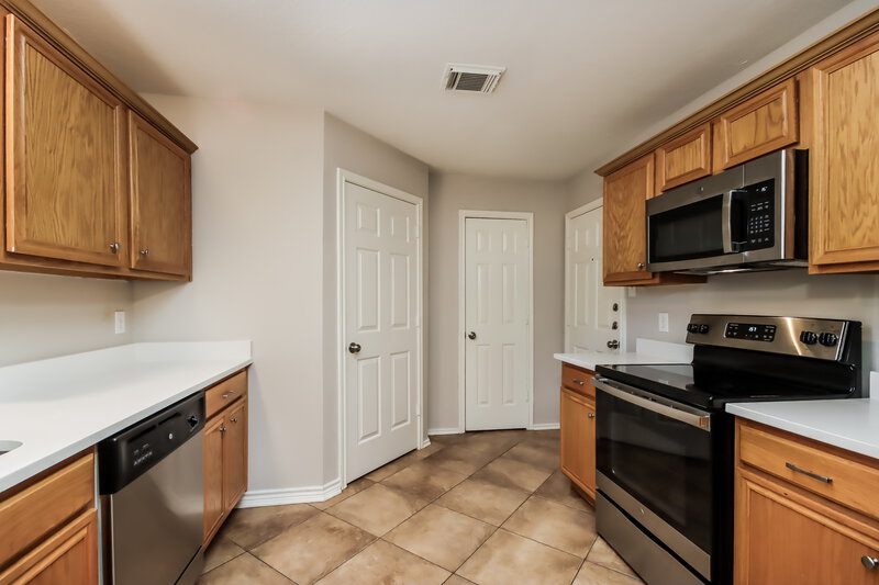 1,995/Mo, 18607 Timbers Dr Humble, TX 77346 Kitchen View