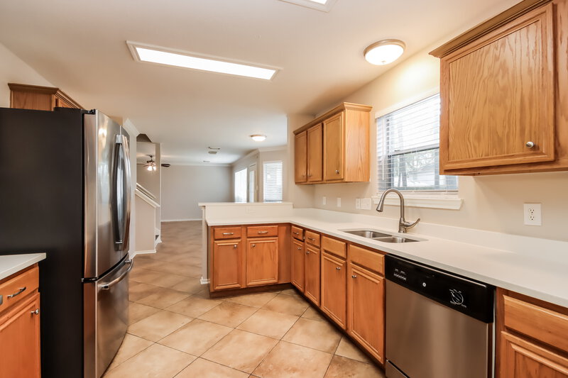 1,995/Mo, 18607 Timbers Dr Humble, TX 77346 Kitchen View 2