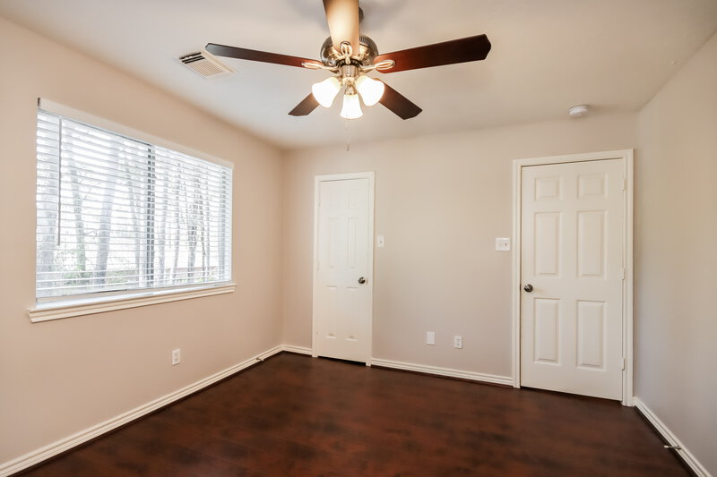 1,995/Mo, 18607 Timbers Dr Humble, TX 77346 Main Bedroom View 2