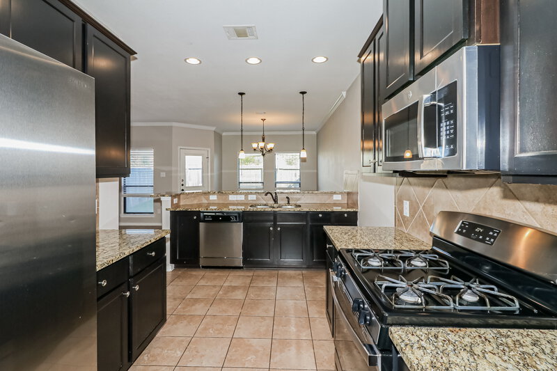 1,870/Mo, 6622 Honey Harvest Ln Houston, TX 77084 Kitchen View 2