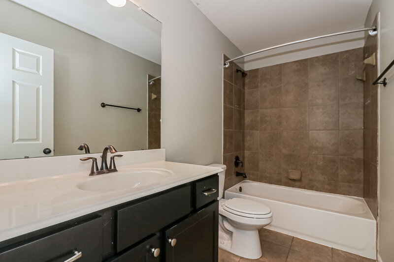 1,870/Mo, 6622 Honey Harvest Ln Houston, TX 77084 Bathroom View