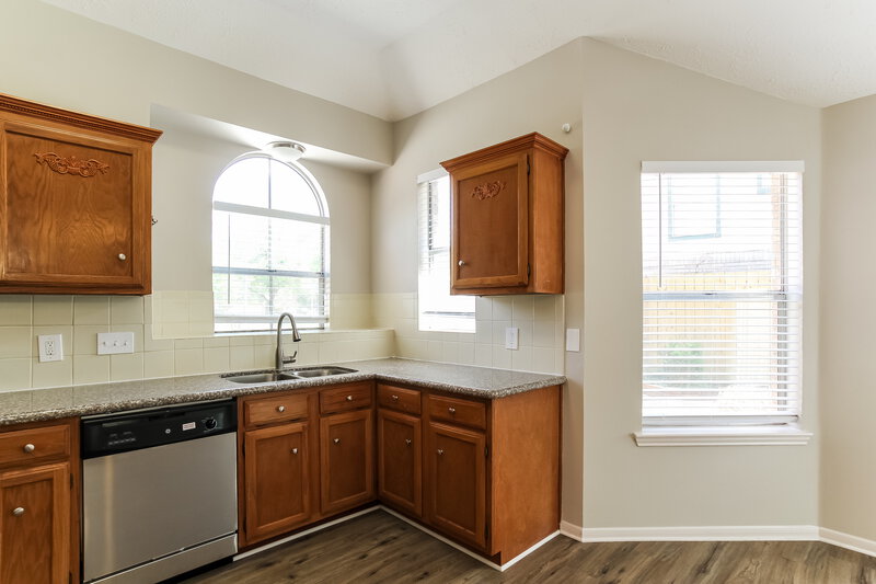 2,125/Mo, 1930 Pincher Creek Dr Spring, TX 77386 Kitchen View