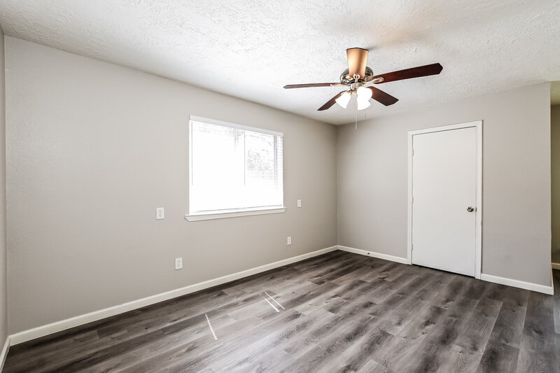 2,305/Mo, 2787 Pinewood Dr League City, TX 77573 Main Bedroom View