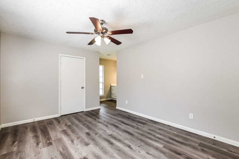 2,305/Mo, 2787 Pinewood Dr League City, TX 77573 Main Bedroom View 2