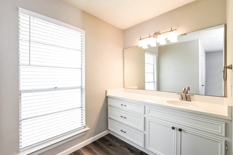 2,305/Mo, 2787 Pinewood Dr League City, TX 77573 Bathroom View