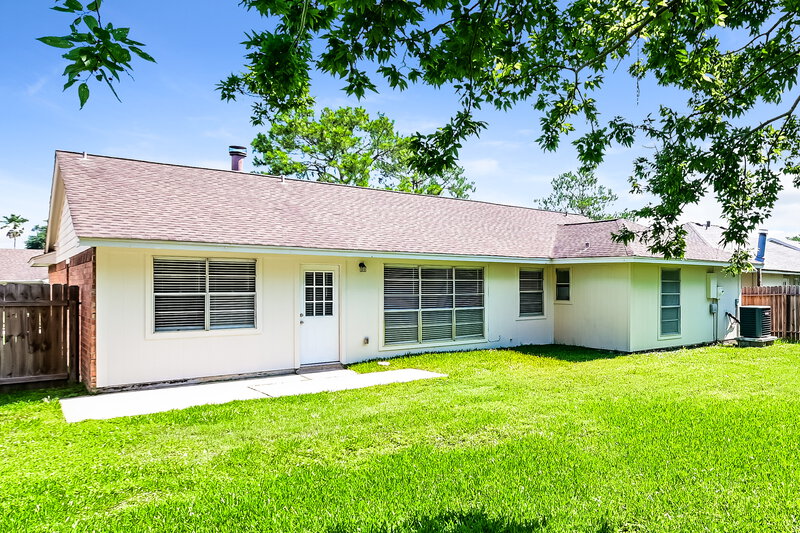 2,305/Mo, 2787 Pinewood Dr League City, TX 77573 Rear View