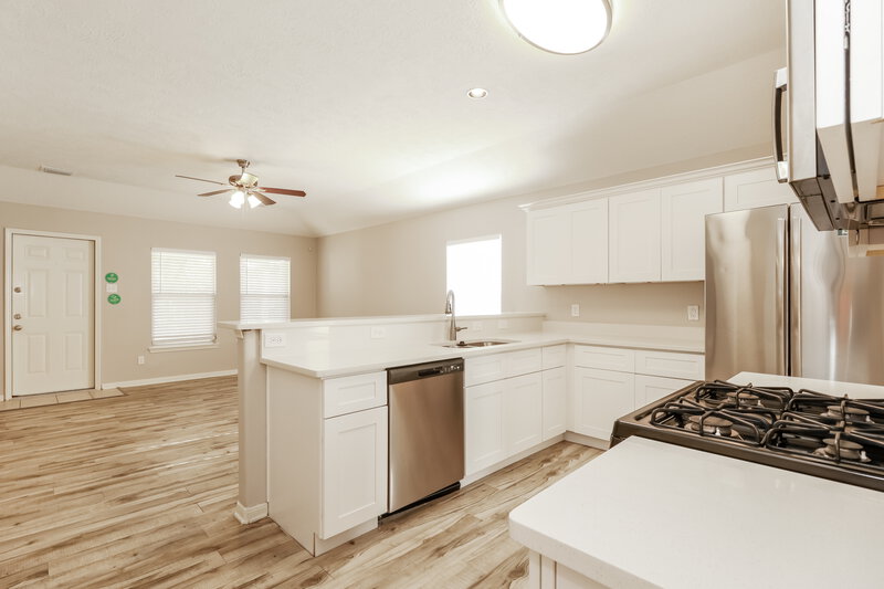 1,880/Mo, 11002 Northam Dr Tomball, TX 77375 Kitchen View