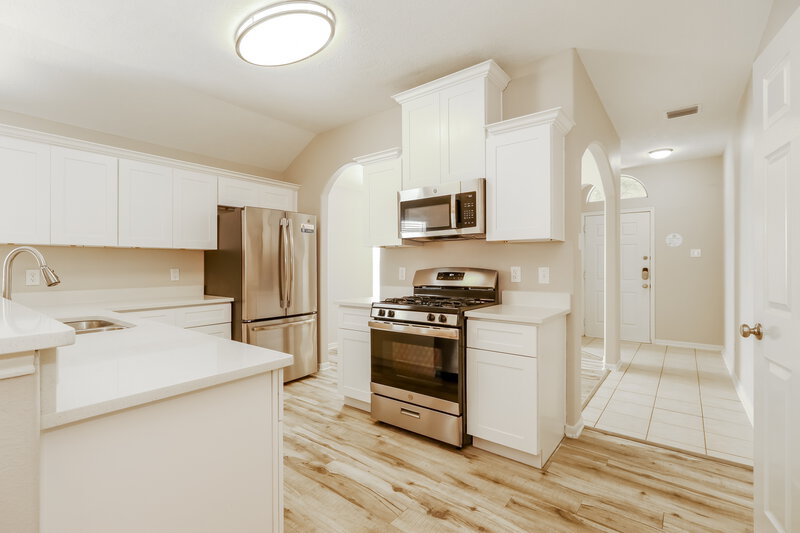 1,880/Mo, 11002 Northam Dr Tomball, TX 77375 Kitchen View 2