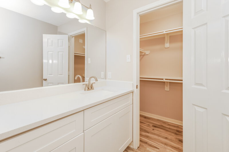 1,880/Mo, 11002 Northam Dr Tomball, TX 77375 Main Bathroom View 2