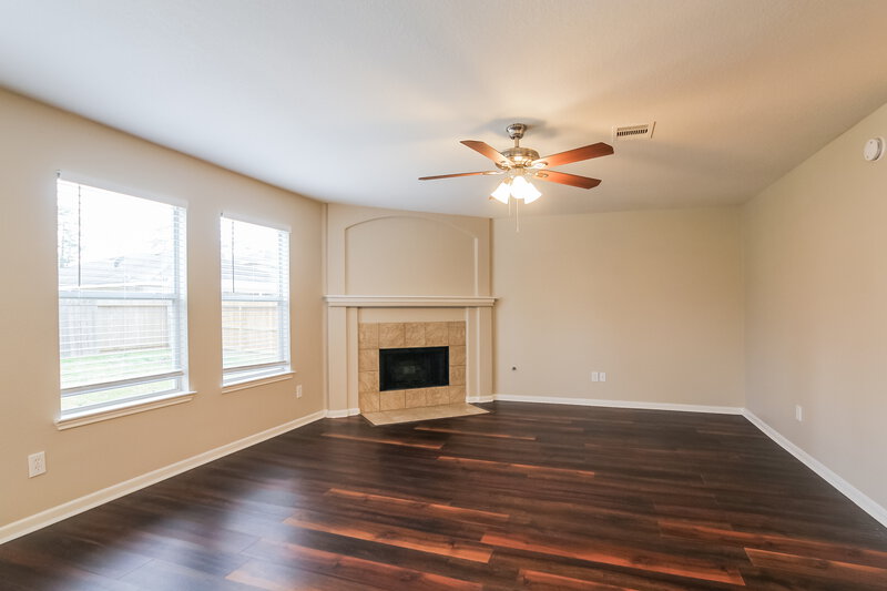 2,435/Mo, 23111 Postwood Oaks Dr Spring, TX 77373 Living Room View