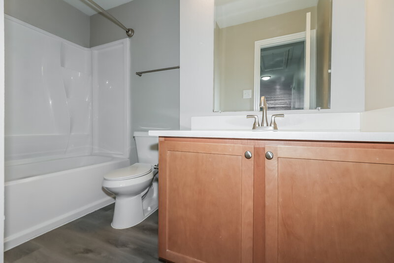 2,165/Mo, 3218 Grand Cane Ln Rosenberg, TX 77471 Bathroom View