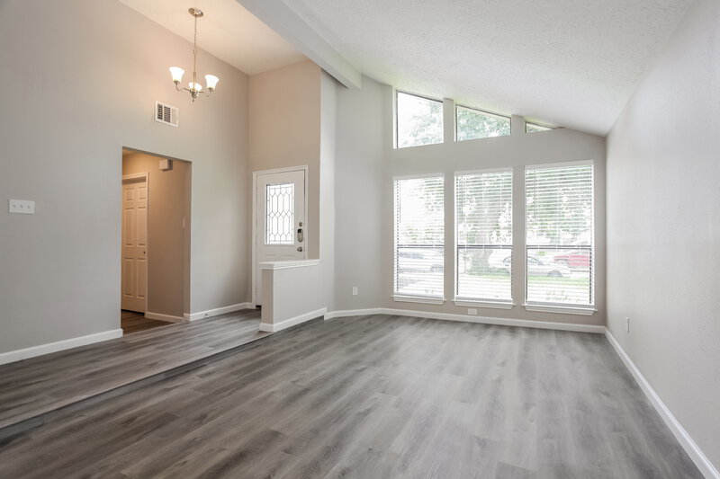 2,030/Mo, 16030 Vista Del Mar Dr Houston, TX 77083 Living Room View 2