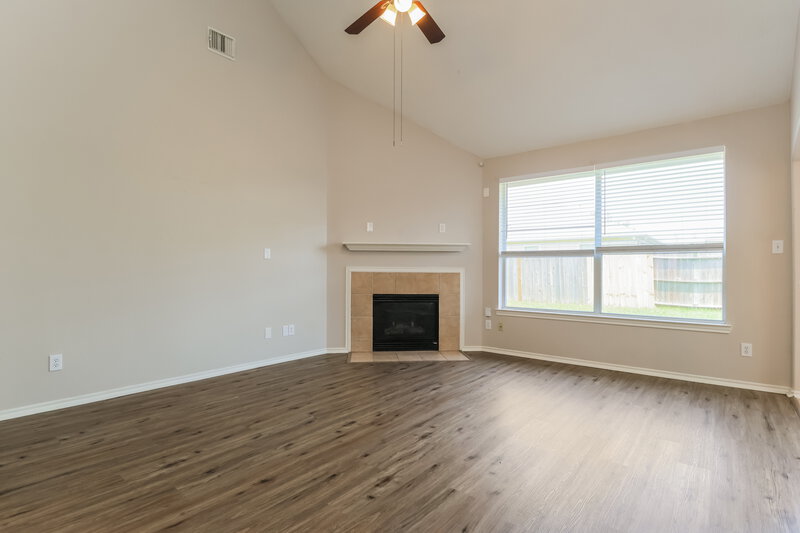 2,090/Mo, 4939 Forest Hurst Dr Spring, TX 77373 Living Room View 2