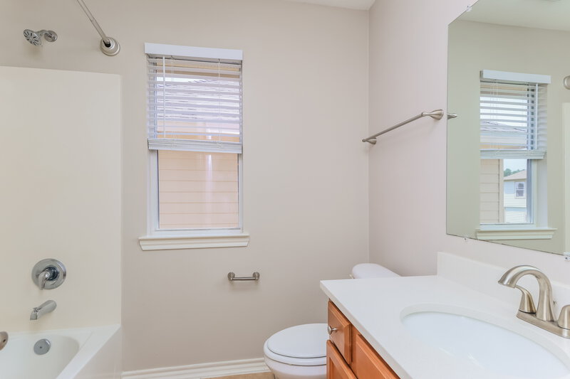 2,090/Mo, 4939 Forest Hurst Dr Spring, TX 77373 Bathroom View