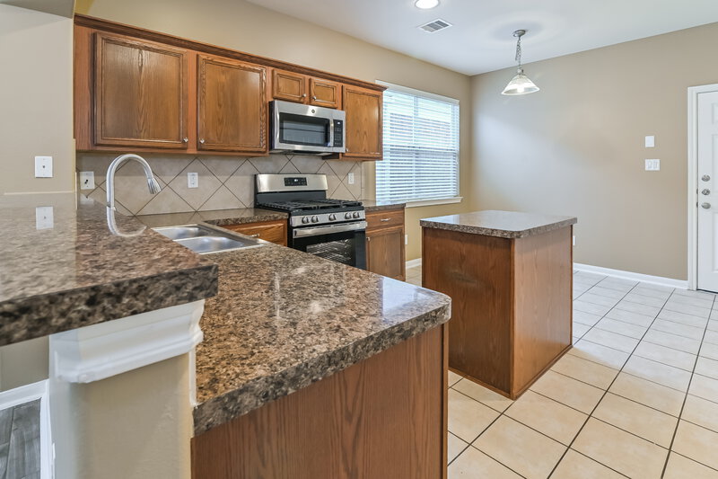 1,965/Mo, 13414 Southpoint Ln Houston, TX 77034 Kitchen View