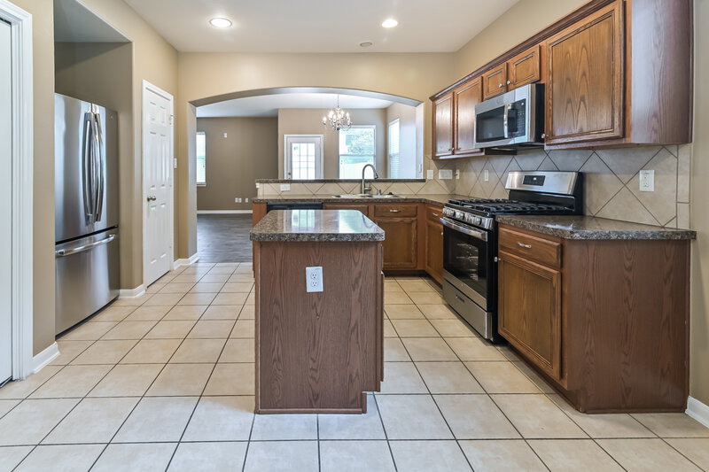 1,965/Mo, 13414 Southpoint Ln Houston, TX 77034 Kitchen View 2