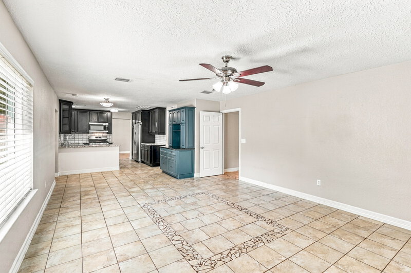 2,795/Mo, 4002 Ashwood Dr Pearland, TX 77584 Living Room View