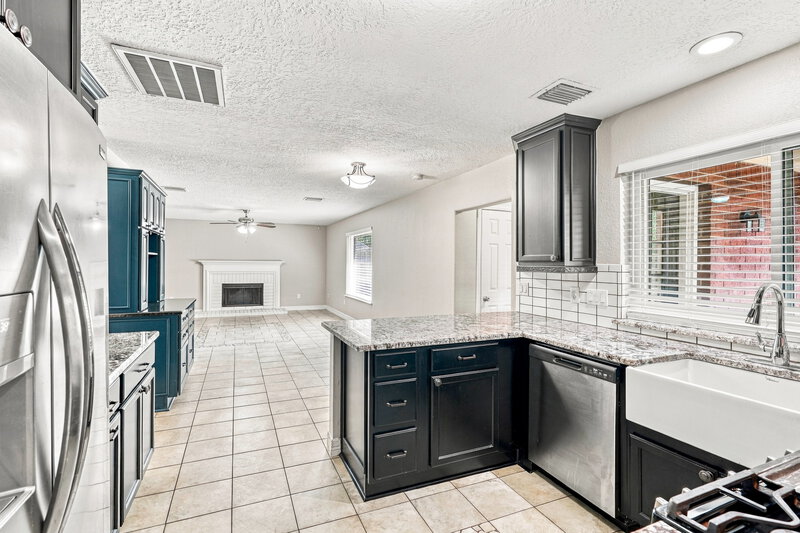 2,795/Mo, 4002 Ashwood Dr Pearland, TX 77584 Kitchen View