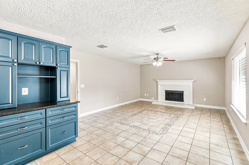 2,795/Mo, 4002 Ashwood Dr Pearland, TX 77584 Kitchen View 3