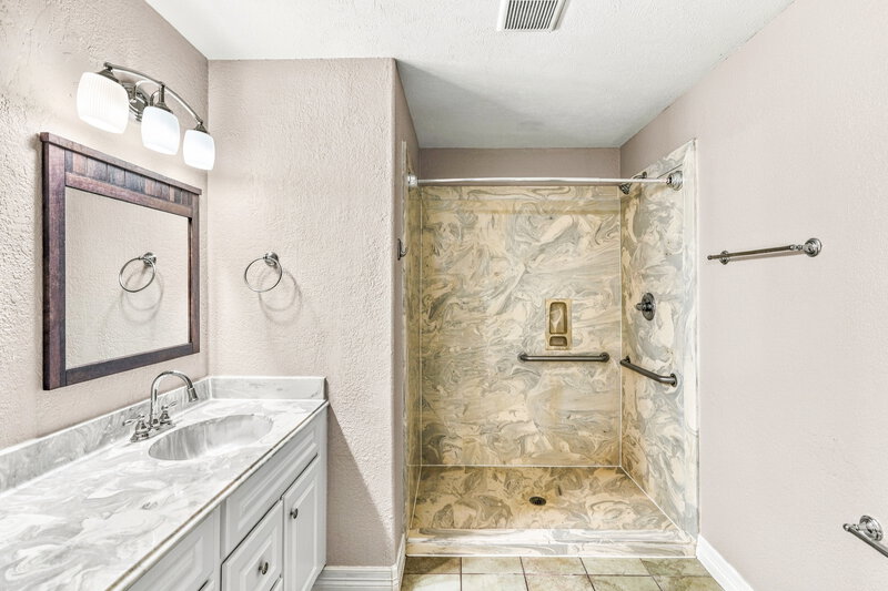 2,795/Mo, 4002 Ashwood Dr Pearland, TX 77584 Bathroom View