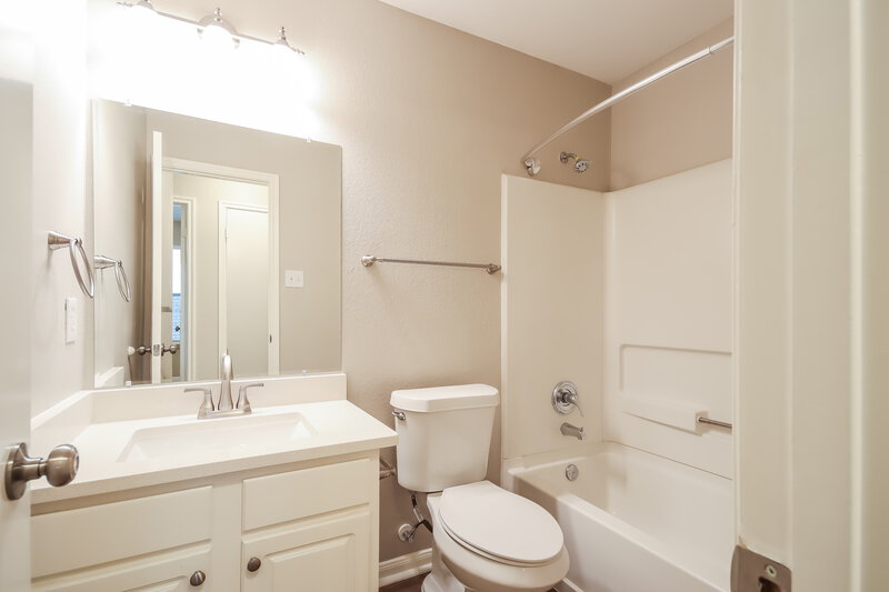 1,980/Mo, 21007 Harvest Terrace Ln Spring, TX 77379 Bathroom View