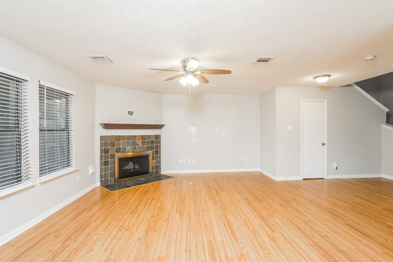 1,970/Mo, 19515 Rocky Bank Dr Tomball, TX 77375 Living Room View 2