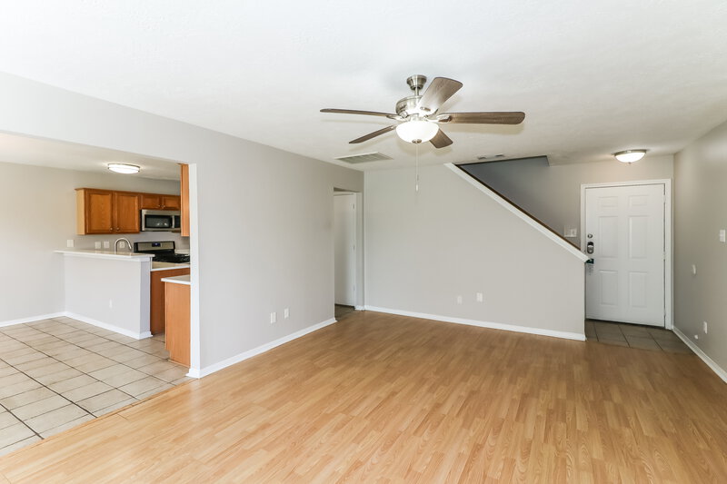 1,750/Mo, 15224 Tayport Ln Channelview, TX 77530 Living Room View 2