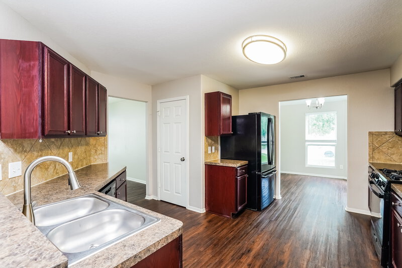 1,780/Mo, 7223 Fox Scene Dr Humble, TX 77338 Kitchen View