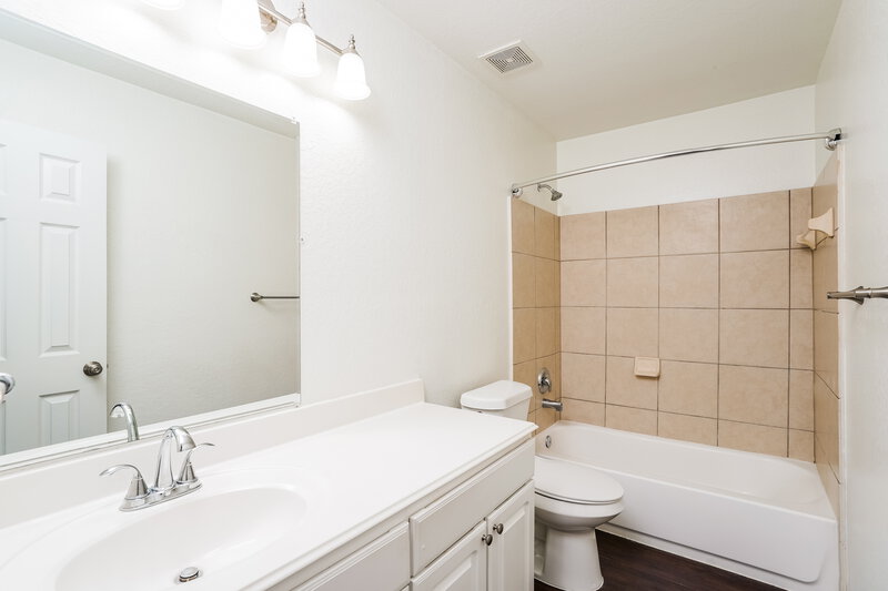 1,780/Mo, 7223 Fox Scene Dr Humble, TX 77338 Bathroom View