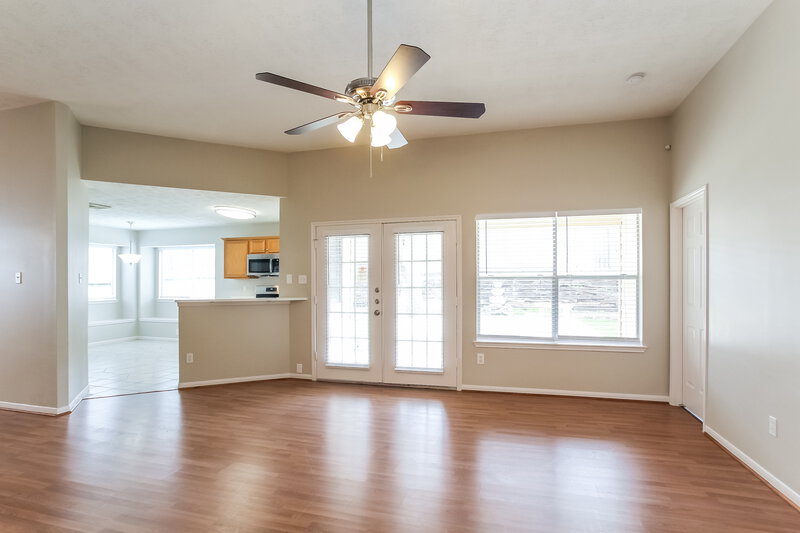 2,025/Mo, 279 Indian Falls S Montgomery, TX 77316 Living Room View 2