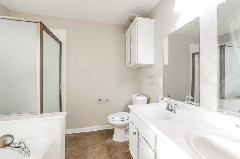 1,770/Mo, 25102 Twister Tr Spring, TX 77373 Main Bathroom View