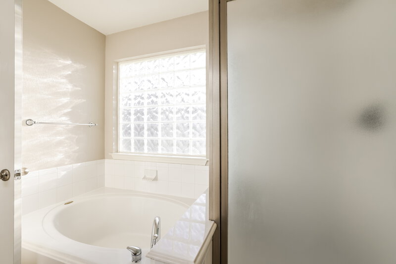 1,770/Mo, 25102 Twister Tr Spring, TX 77373 Main Bathroom View 2