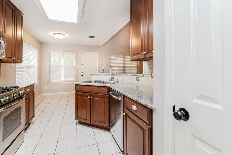 2,500/Mo, 3322 Candlepine Dr Spring, TX 77388 Kitchen View 2