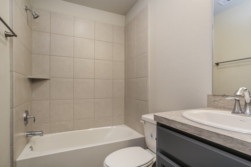1,805/Mo, 15108 Meadow Gln S Conroe, TX 77306 Bathroom View