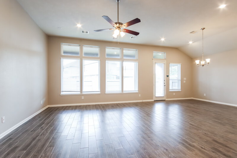 2,510/Mo, 5839 Rivergrove Park Dr Humble, TX 77346 Living Room View