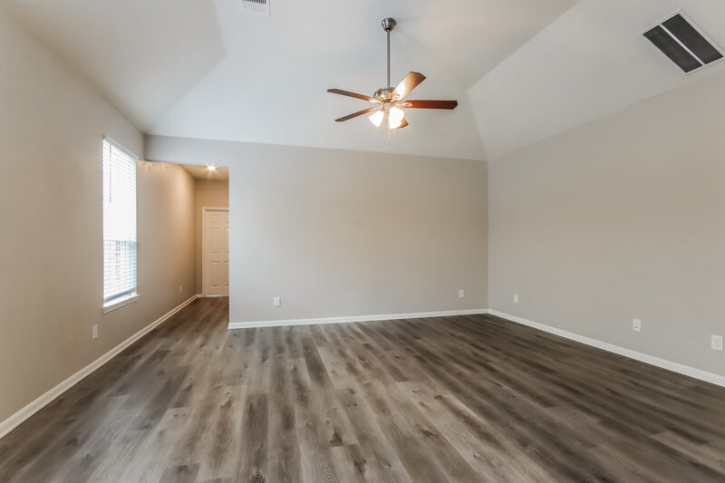 2,510/Mo, 5839 Rivergrove Park Dr Humble, TX 77346 Main Bedroom View 2
