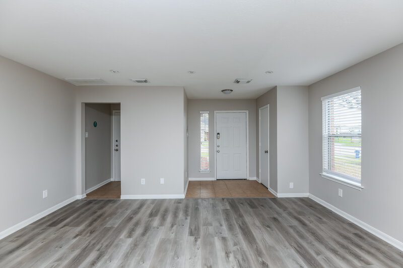 2,770/Mo, 8842 Iron Springs Dr Houston, TX 77034 Living Room View