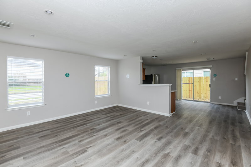 2,770/Mo, 8842 Iron Springs Dr Houston, TX 77034 Living Room View 3