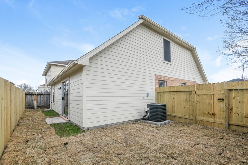 2,770/Mo, 8842 Iron Springs Dr Houston, TX 77034 Rear View