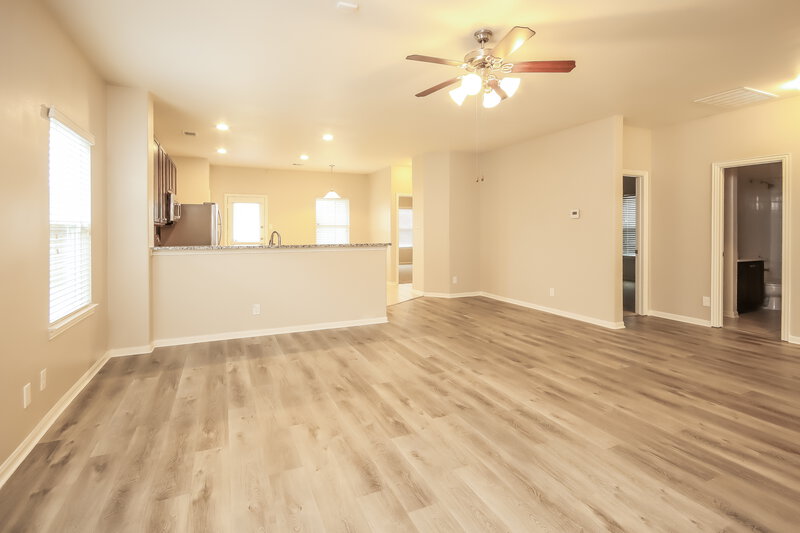 1,860/Mo, 138 Pequin Rd Crosby, TX 77532 Living Room View 2