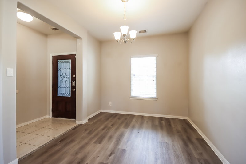 0/Mo, 138 Pequin Rd Crosby, TX 77532 Dining Room View