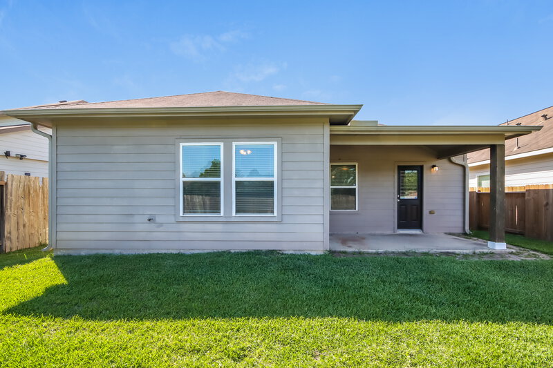 0/Mo, 138 Pequin Rd Crosby, TX 77532 Rear View