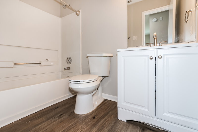 2,480/Mo, 5622 Coastal Way Houston, TX 77085 Bathroom View