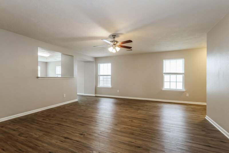 1,865/Mo, 8138 Sanders Glen Ln Humble, TX 77338 Living Room View 2