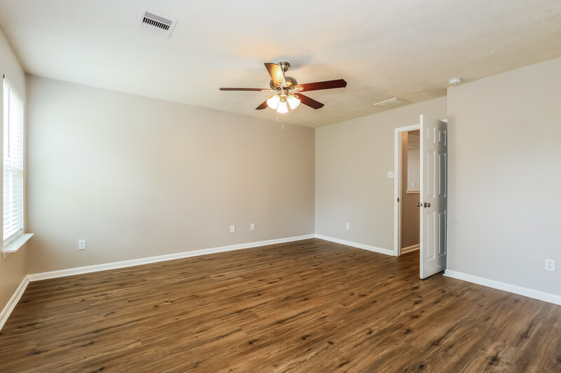 1,865/Mo, 8138 Sanders Glen Ln Humble, TX 77338 Main Bedroom View
